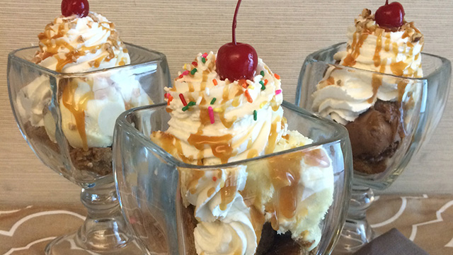 Blonde Brownie Cheesecake Sundae 